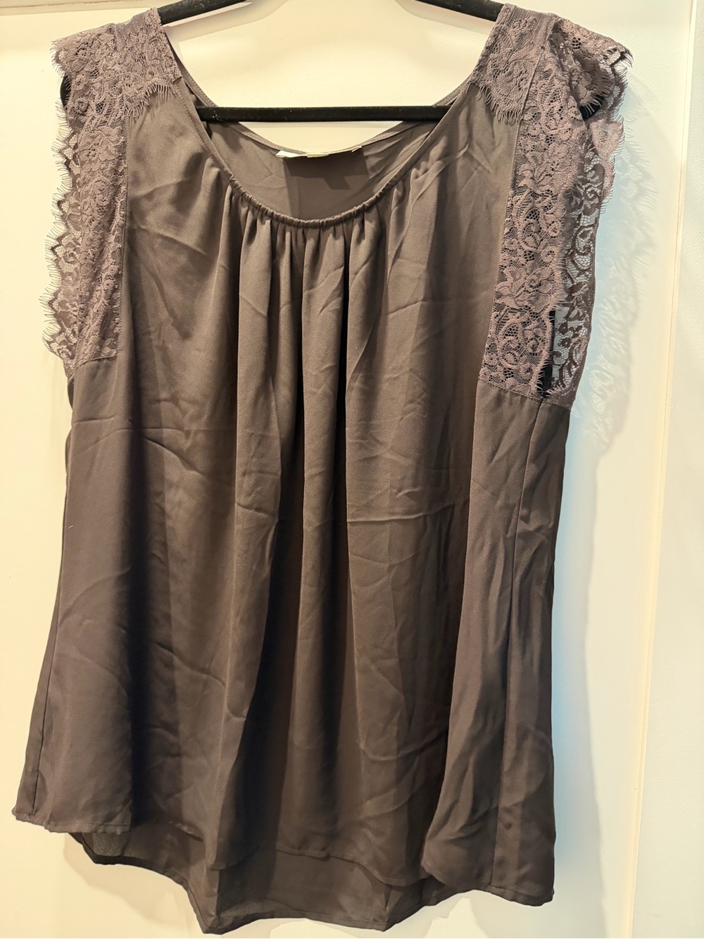 LOFT-Womens Sleeveless Lace Shoulder Blouse